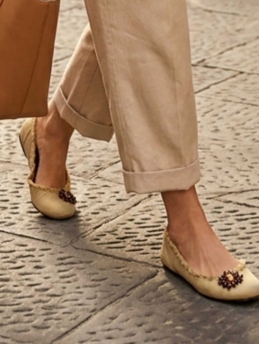 Simple Vera DEMITAZZA CITRINE Embellished Gold Flats with Frayed Edges 7M